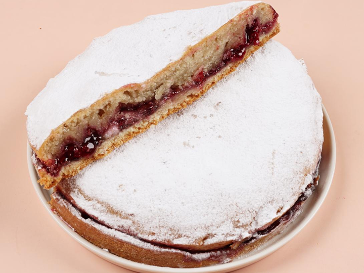 Пирог постный заливной с малиной