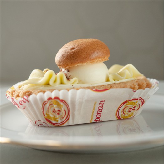 Пирожное Корзиночка с кремом и фруктовой начинкой за 7 шт