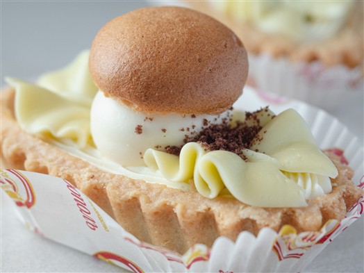 Пирожное Корзиночка с кремом и фруктовой начинкой (1 шт.)