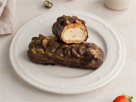 Эклер орехово-карамельный