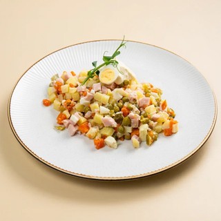 Салат Оливье с маринованными огурчиками