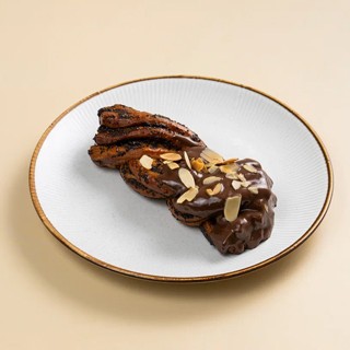 Булочка с маком и шоколадом за 4 шт