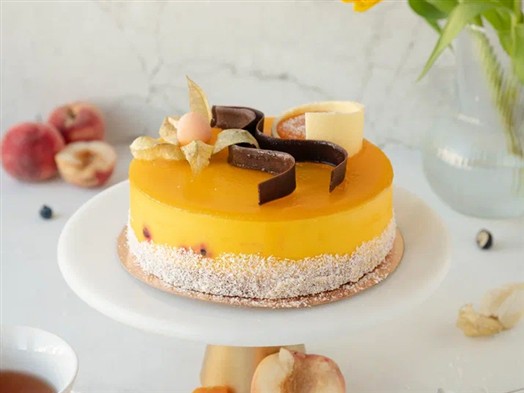 Торт "Йогуртовый с маракуйя" за 1 шт