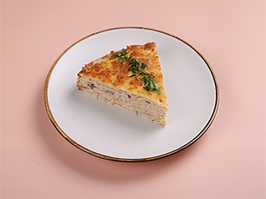 Блинный пирог с курицей и грибами