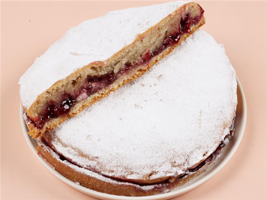 Пирог постный заливной с малиной