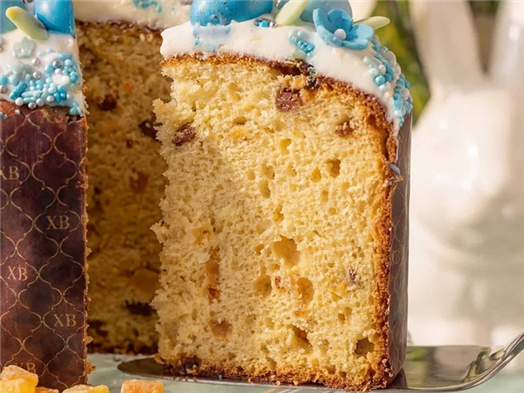 Кулич сдобный с изюмом и цукатами 